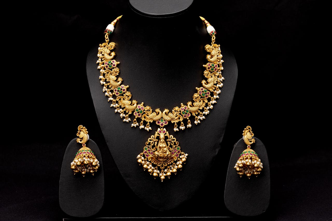 Ladies jewellery store online